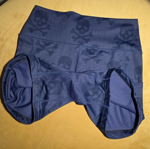 CVG Crossbones Shorts - Picture 2 of 7